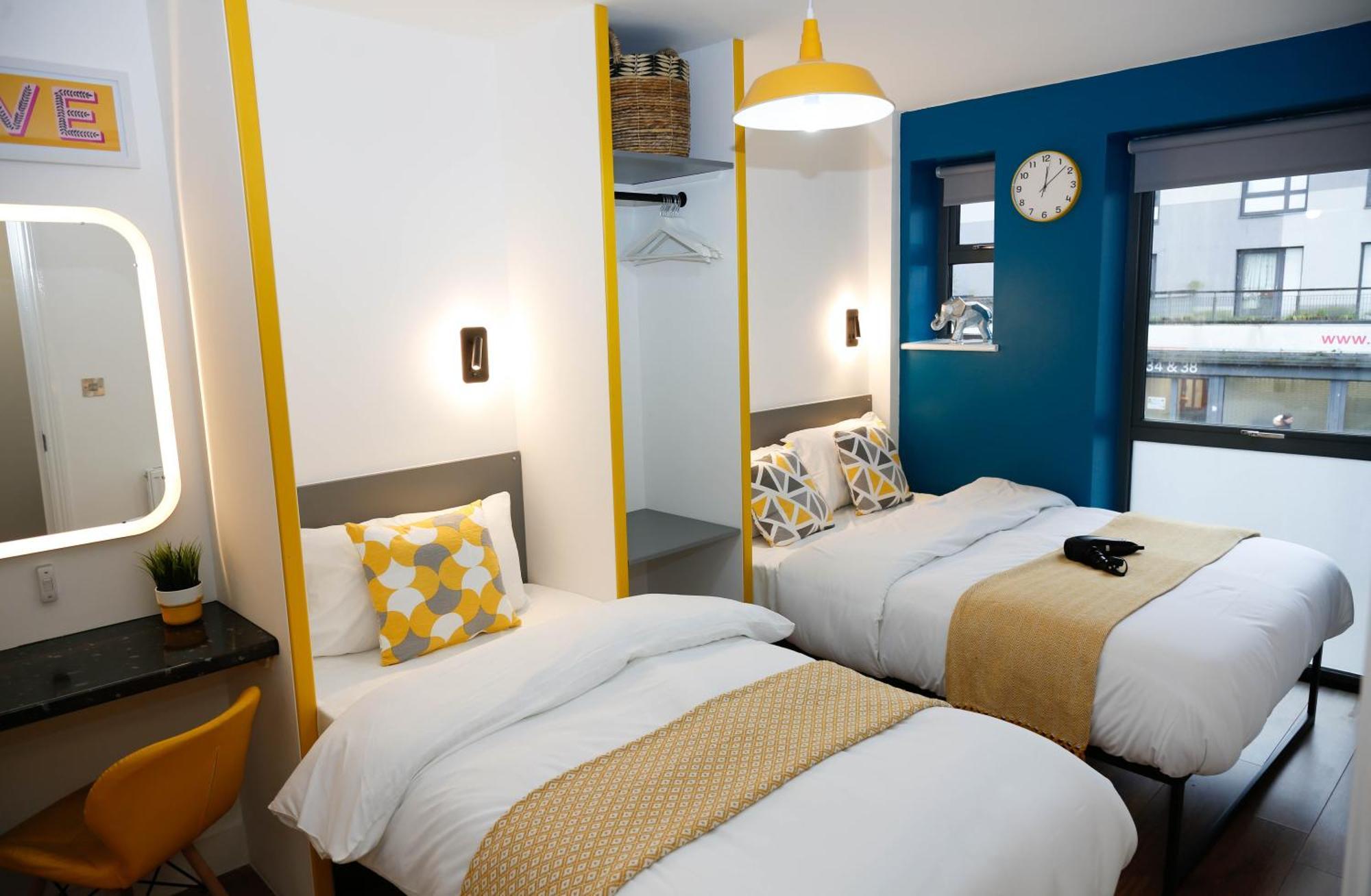 New Luxury Apartments In Central Location Next To Shops, Cafes, Bars & Metro 런던 외부 사진