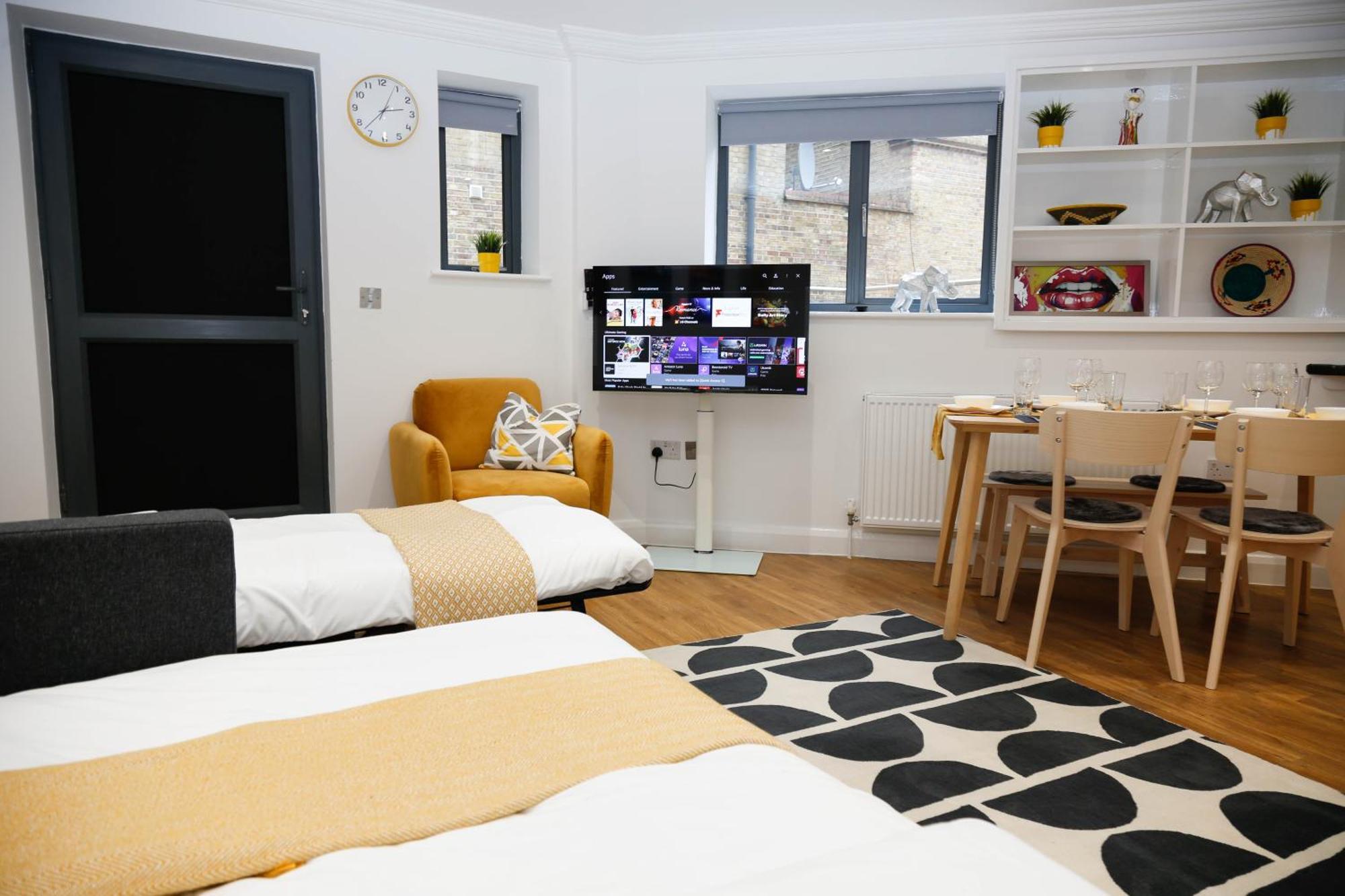 New Luxury Apartments In Central Location Next To Shops, Cafes, Bars & Metro 런던 외부 사진