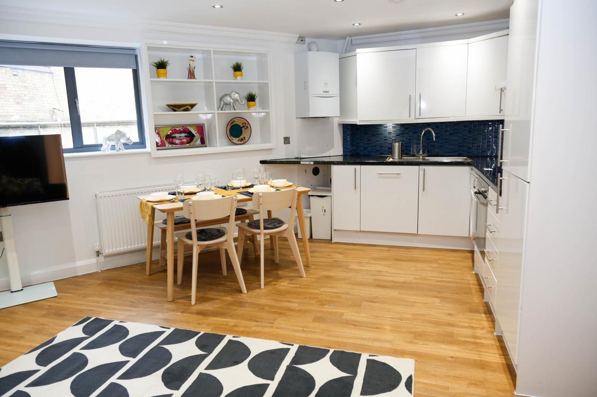 New Luxury Apartments In Central Location Next To Shops, Cafes, Bars & Metro 런던 외부 사진