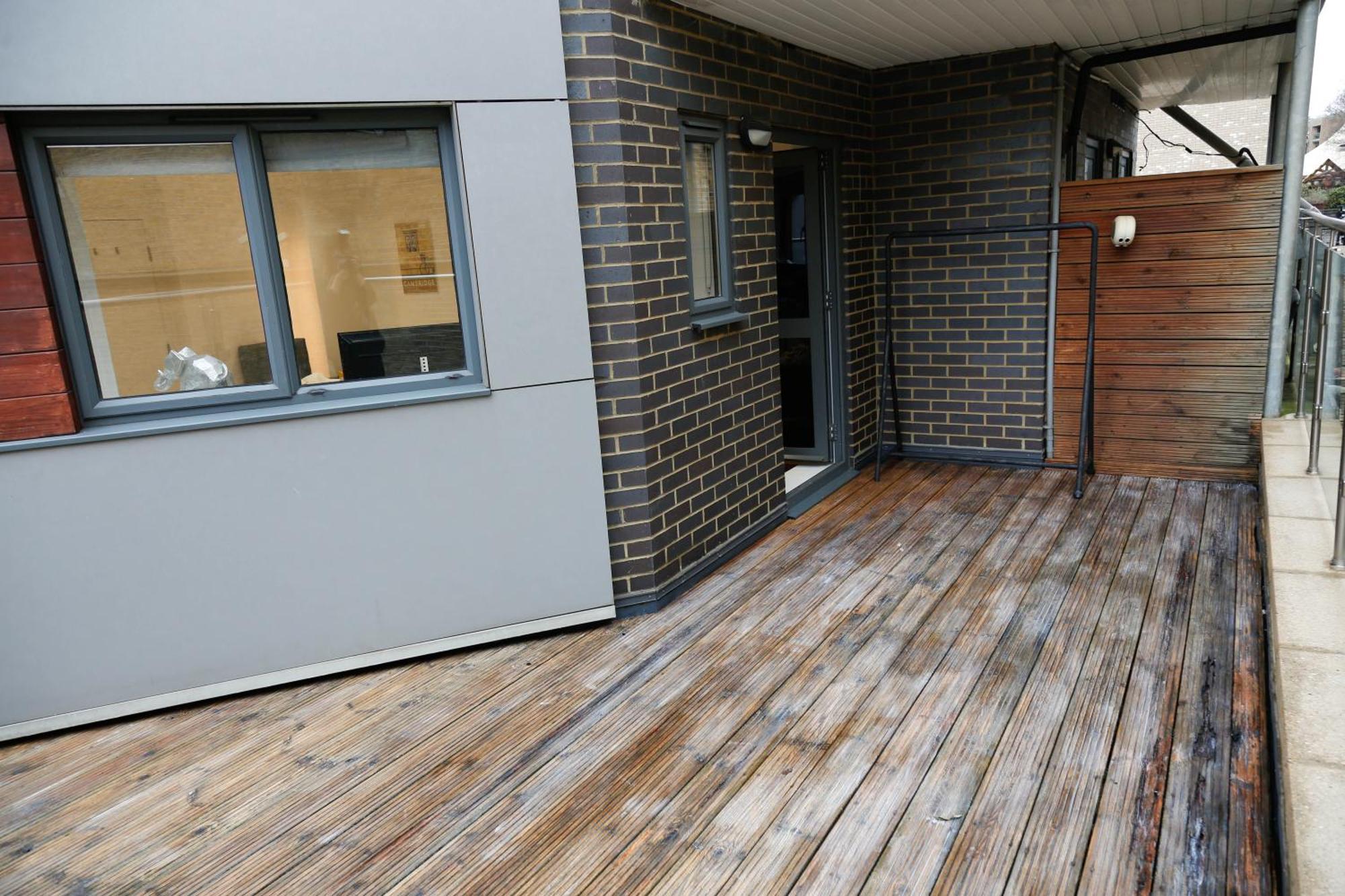 New Luxury Apartments In Central Location Next To Shops, Cafes, Bars & Metro 런던 외부 사진