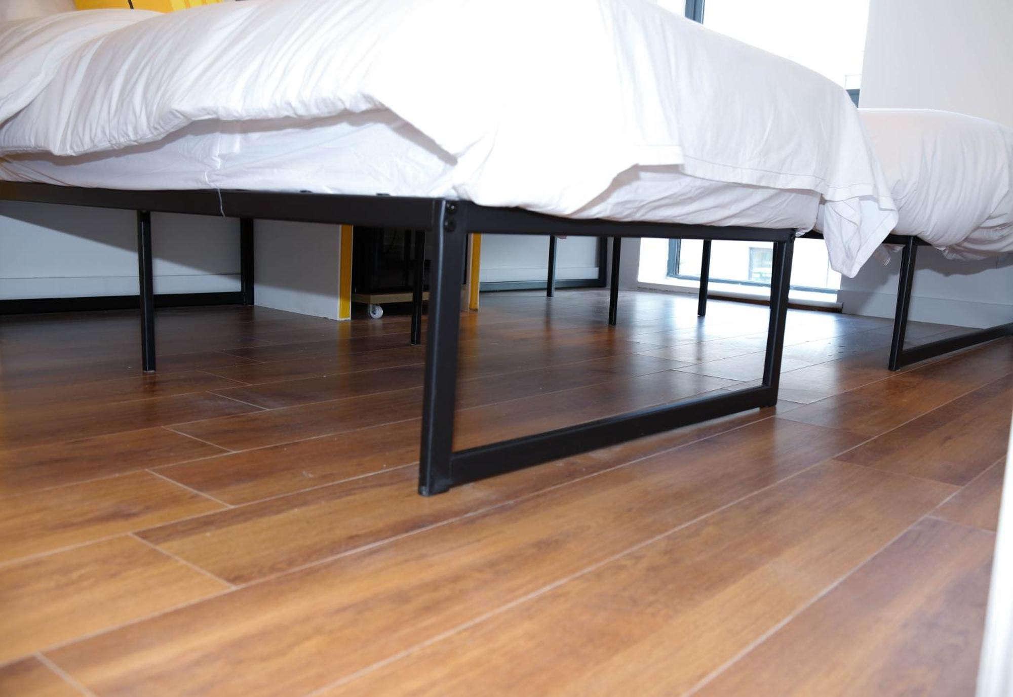 New Luxury Apartments In Central Location Next To Shops, Cafes, Bars & Metro 런던 외부 사진