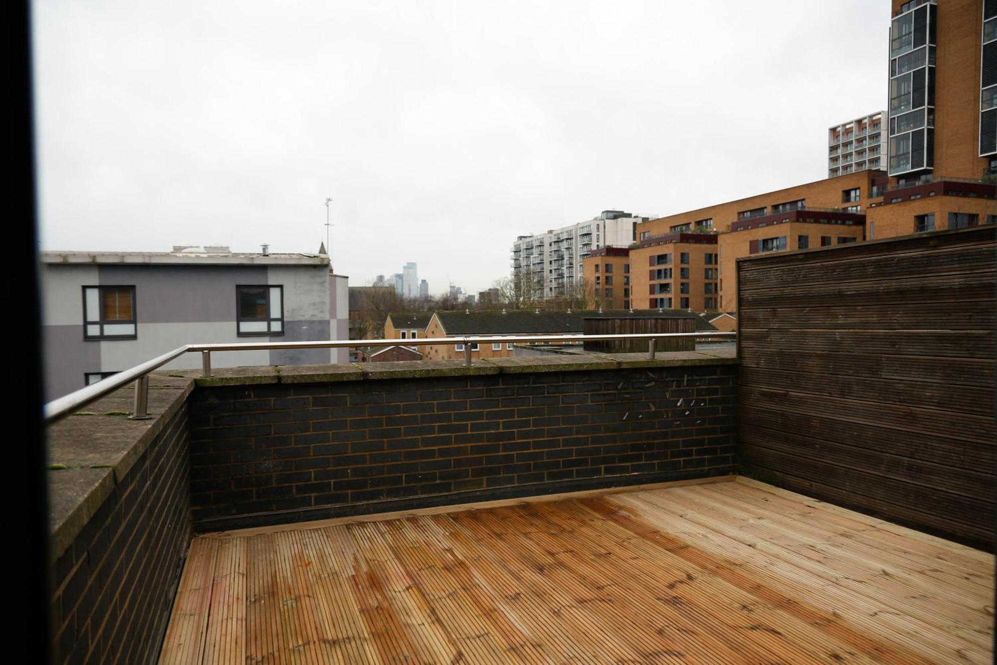 New Luxury Apartments In Central Location Next To Shops, Cafes, Bars & Metro 런던 외부 사진