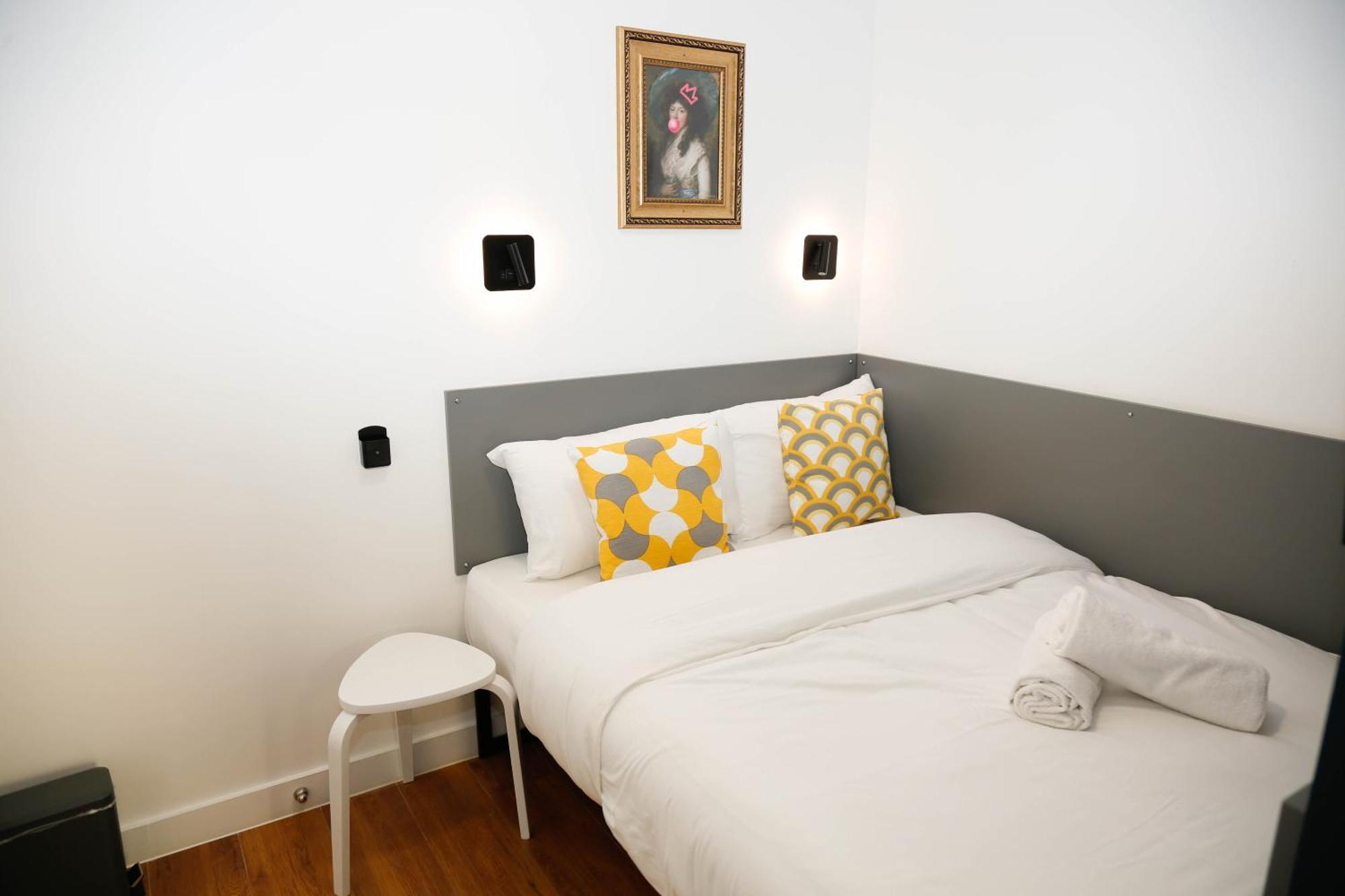 New Luxury Apartments In Central Location Next To Shops, Cafes, Bars & Metro 런던 외부 사진